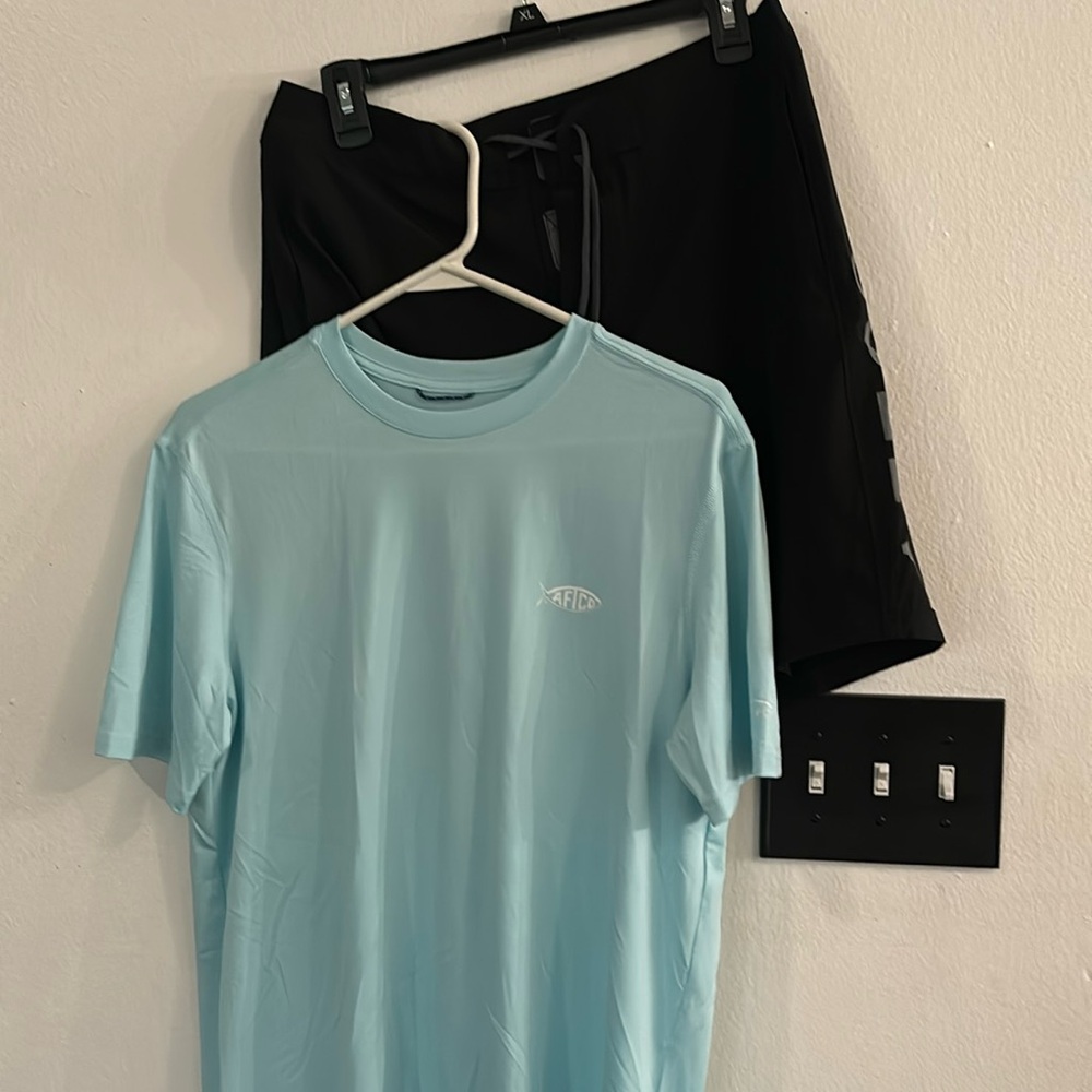 Aftco black Shorts Men's Sz‎ 30and Small tshirt